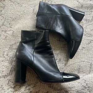 Gianvito Rossi cap toe heeled booties